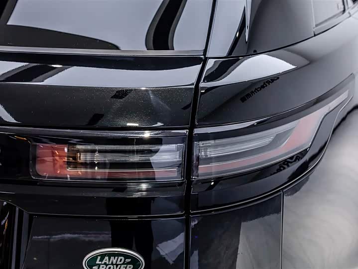 Photo 9 - Land Rover Range Rover Velar