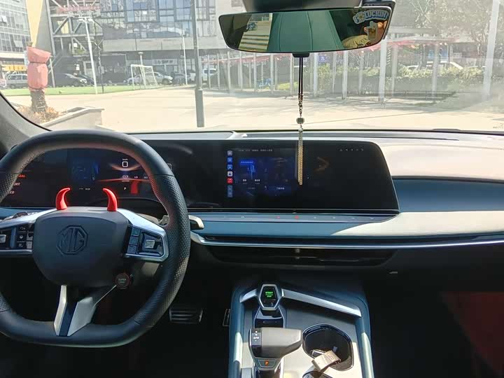 Фото 7 - MG Motor 7