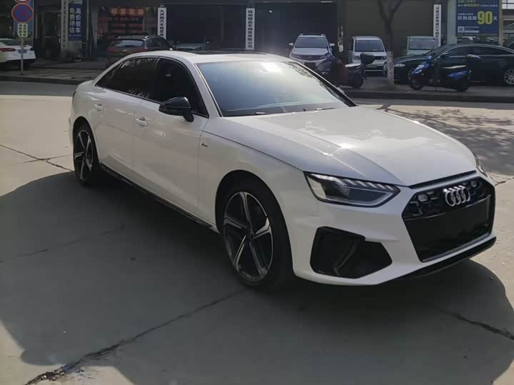 Фото 2 - Audi A4L