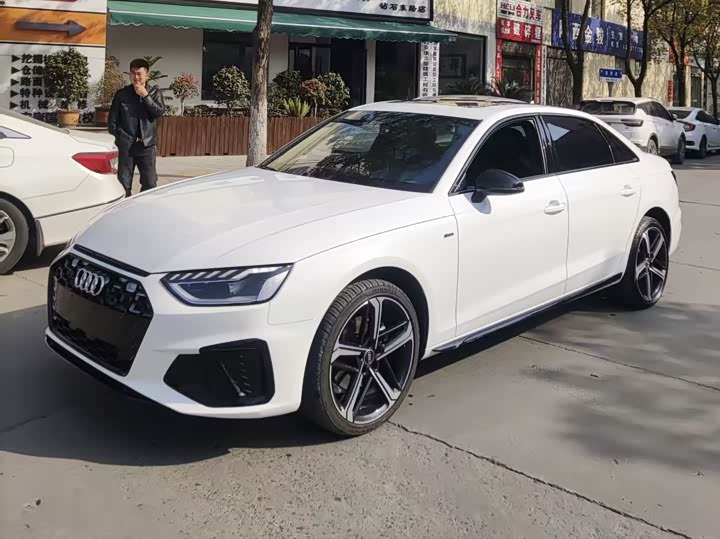 Фото 3 - Audi A4L