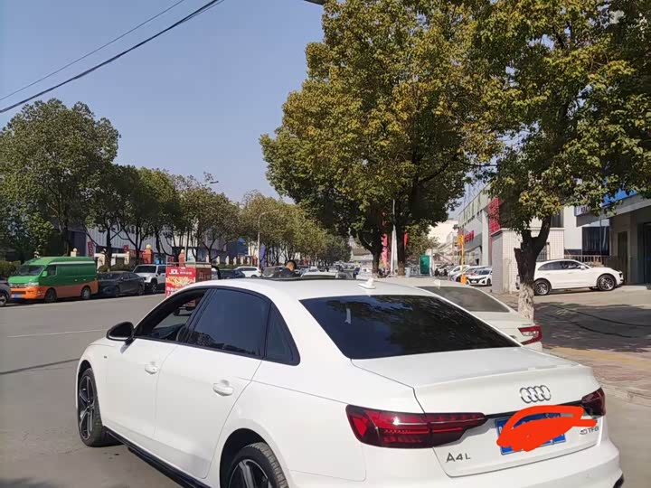 Фото 7 - Audi A4L