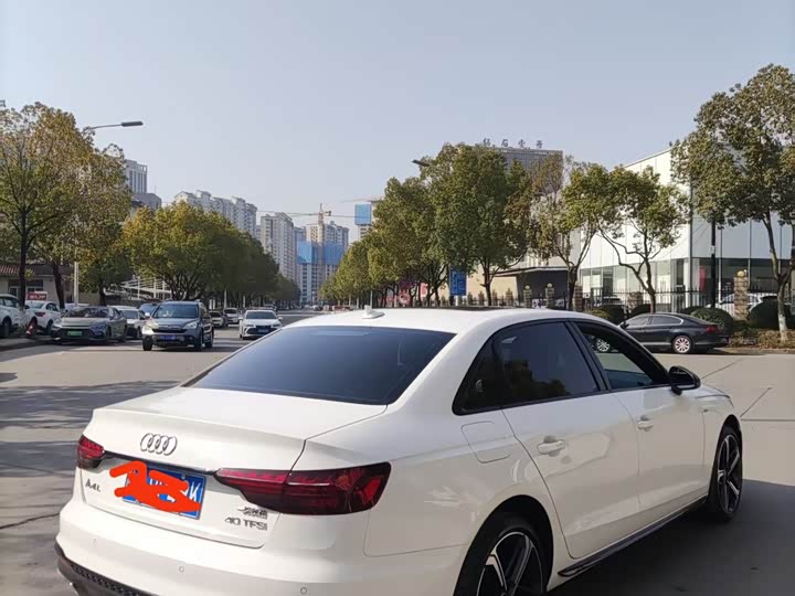 Фото 9 - Audi A4L