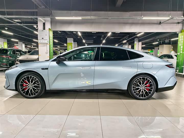 Photo 9 - Geely Galaxy E8