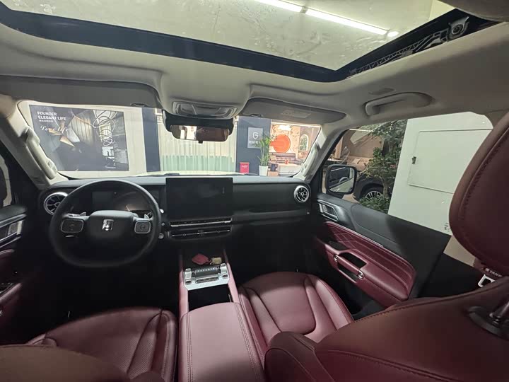 Фото 8 - Tank 300