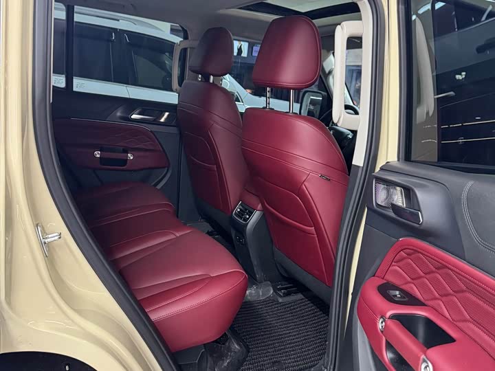 Фото 9 - Tank 300