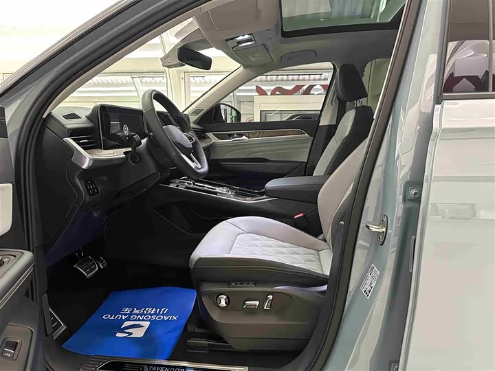 Photo 6 - Volkswagen Tavendor