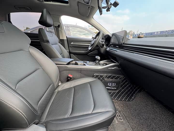 Фото 5 - Geely Emgrand