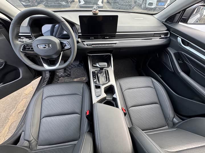 Фото 6 - Geely Emgrand