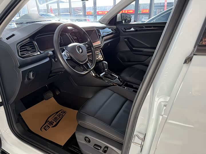 Фото 4 - Volkswagen T-Roc