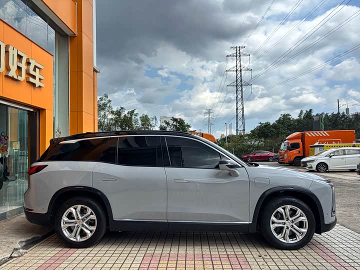 Фото 8 - Nio ES8