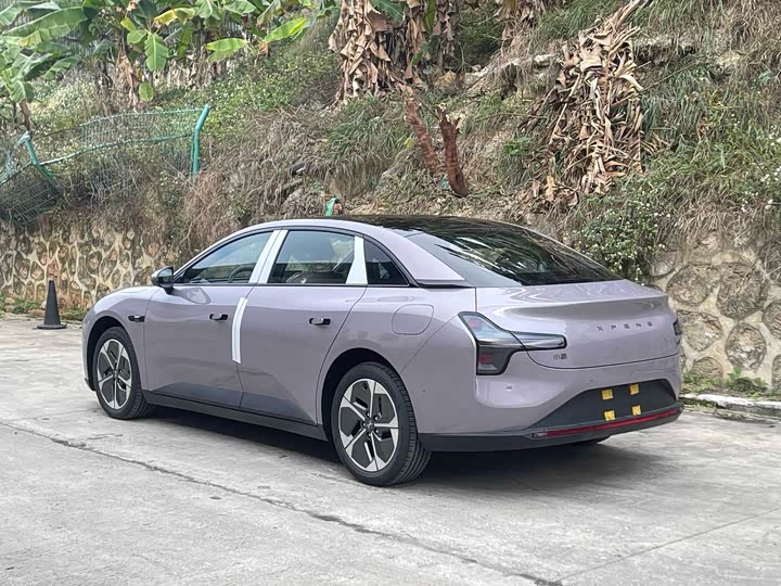 Фото 7 - XPeng Mona M03