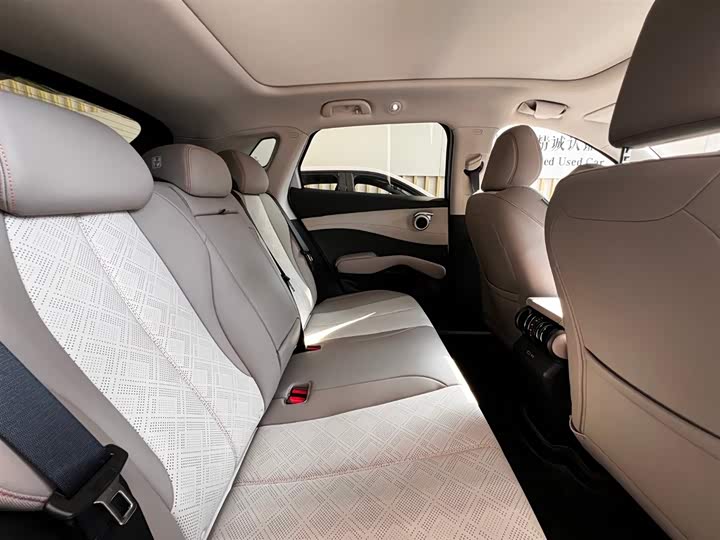 Фото 9 - BYD Yuan Plus