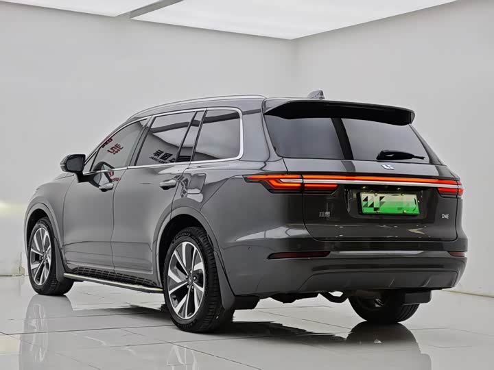 Фото 8 - LiXiang One