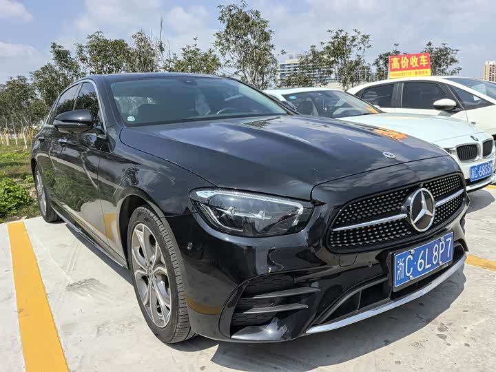 Фото 3 - Mercedes-Benz E-Class