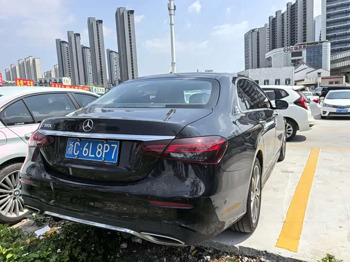 Фото 5 - Mercedes-Benz E-Class