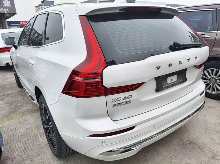 Фото 2 - Volvo XC60