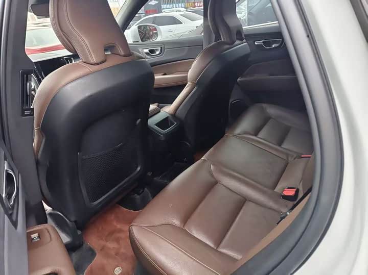 Фото 3 - Volvo XC60