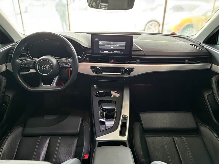 Фото 6 - Audi A4L