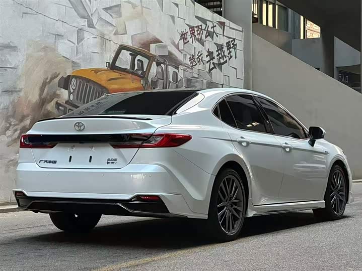 Фото 5 - Toyota Camry