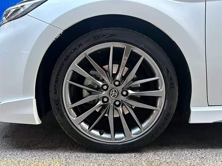 Фото 6 - Toyota Camry