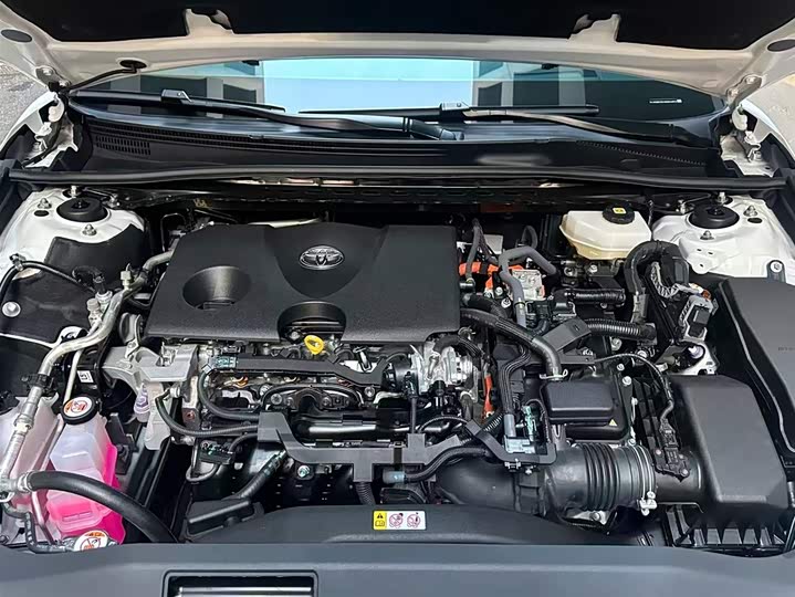 Фото 7 - Toyota Camry