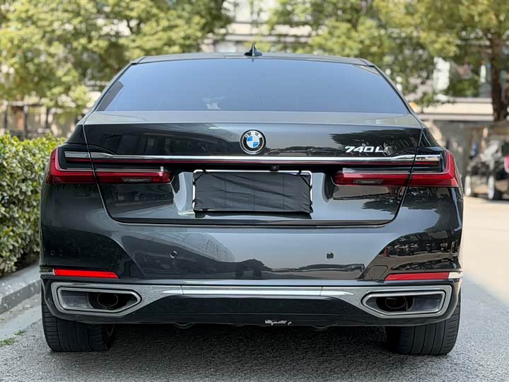 Фото 5 - BMW 7 Series