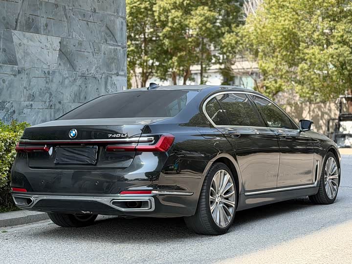 Фото 6 - BMW 7 Series