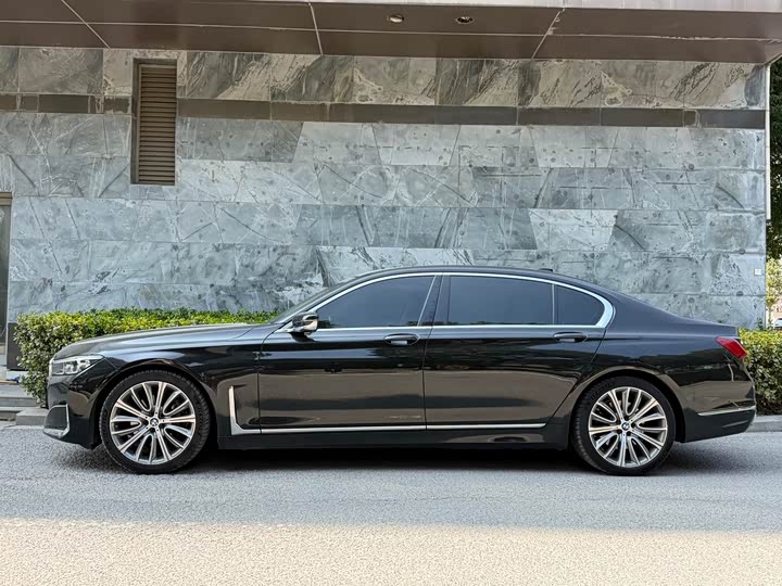 Фото 7 - BMW 7 Series