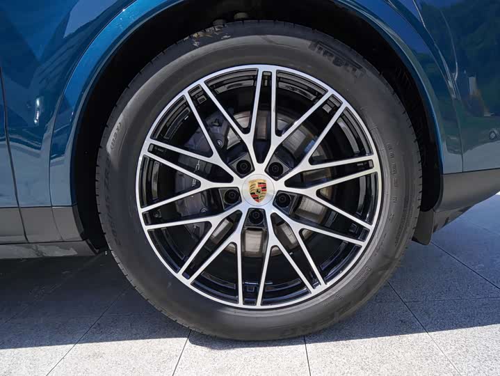 Фото 8 - Porsche Cayenne