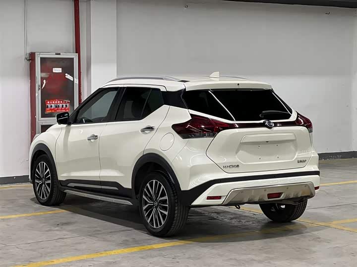 Photo 4 - Nissan Kicks