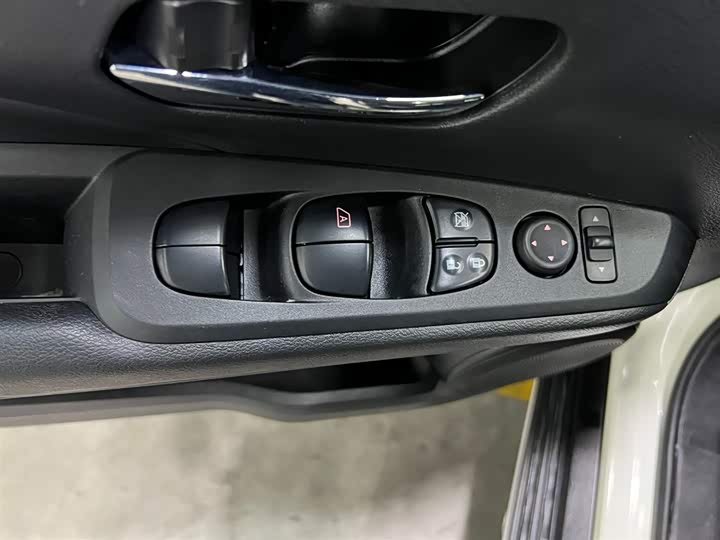 Photo 9 - Nissan Kicks