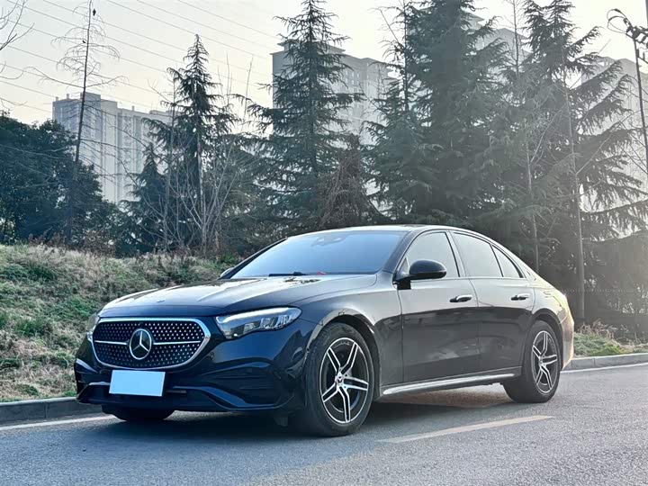 Фото 1 - Mercedes-Benz E-Class