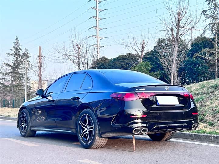 Фото 3 - Mercedes-Benz E-Class