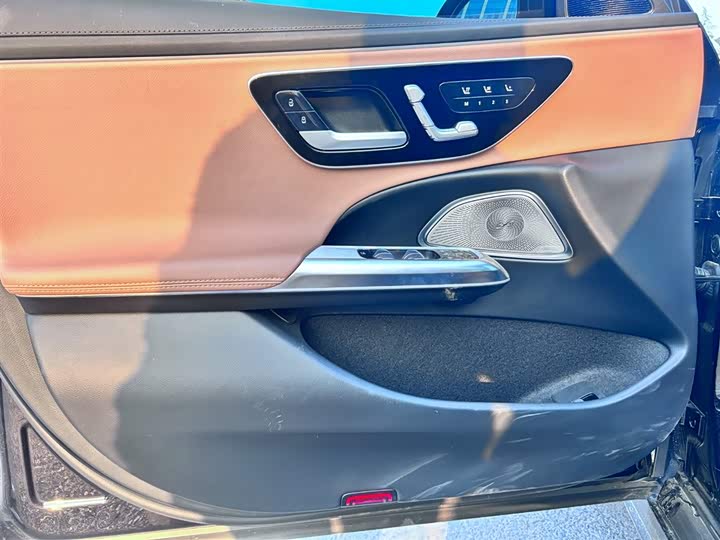 Фото 8 - Mercedes-Benz E-Class