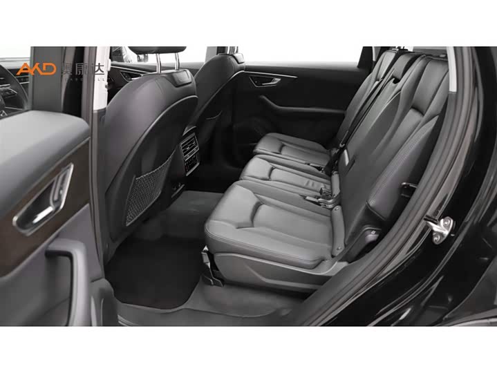 Фото 7 - Audi Q7