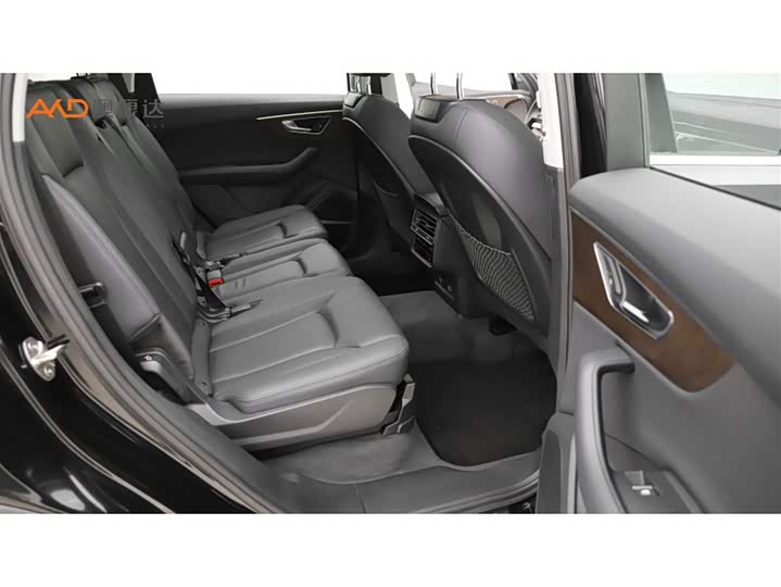 Фото 8 - Audi Q7