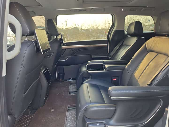 Фото 7 - GAC Trumpchi M8