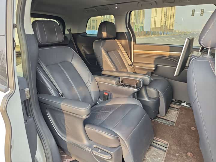 Фото 9 - GAC Trumpchi M8