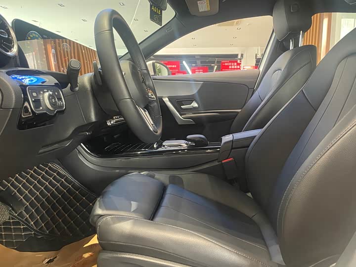 Фото 7 - Mercedes-Benz A-Class