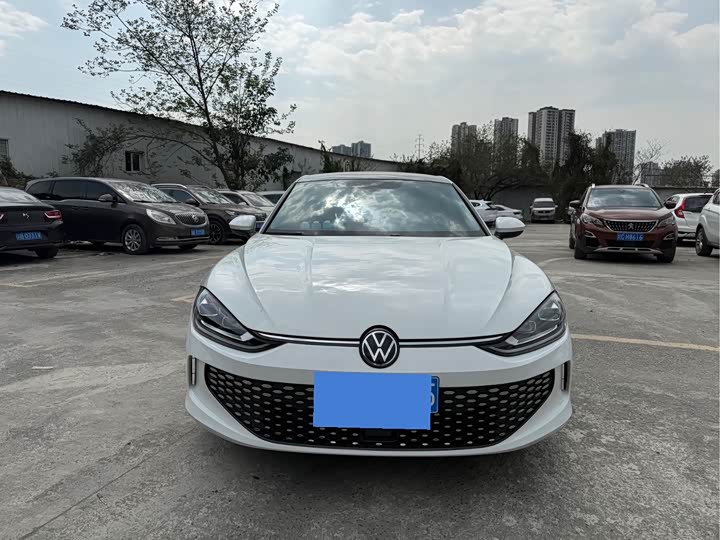 Photo 2 - Volkswagen Lamando L