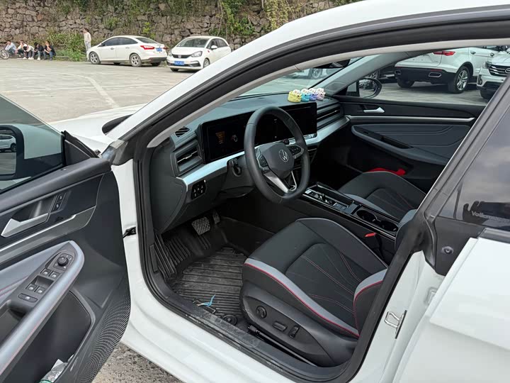 Photo 7 - Volkswagen Lamando L