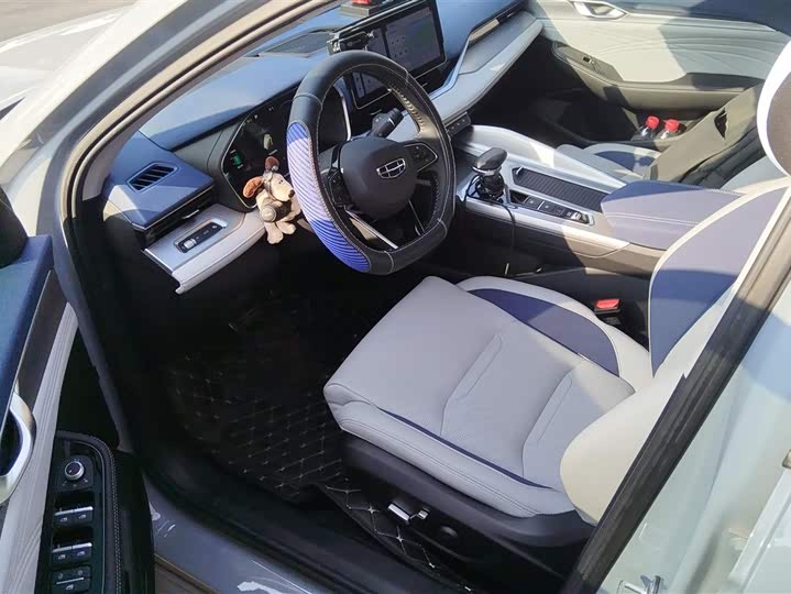 Фото 9 - Geely Preface