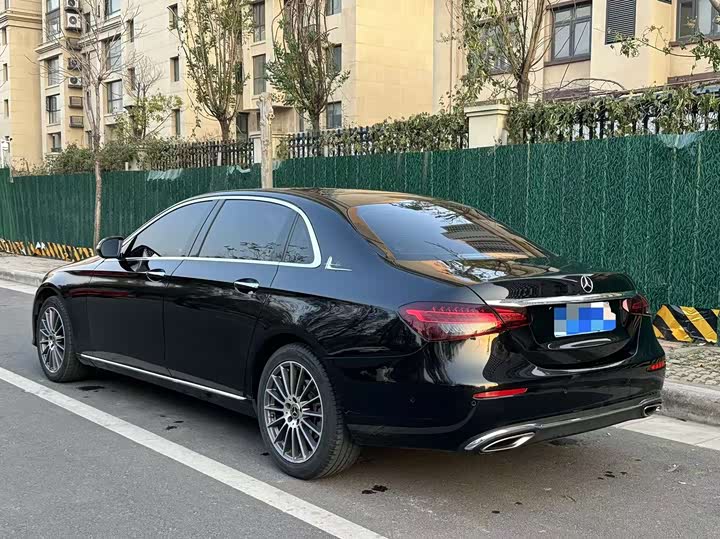 Photo 6 - Mercedes-Benz E-Class