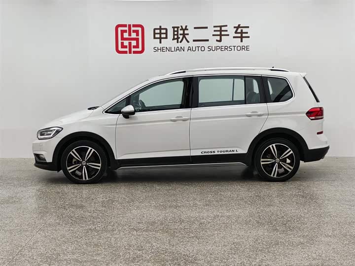 Фото 3 - Volkswagen Touran L