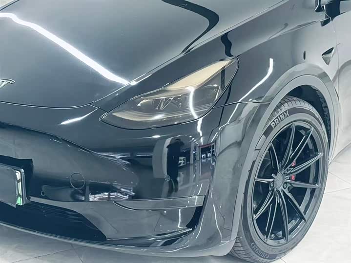 Фото 4 - Tesla Model Y