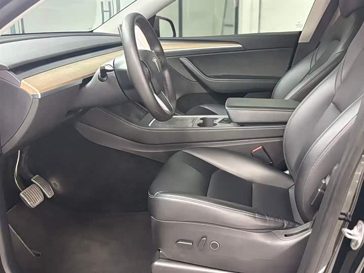 Фото 7 - Tesla Model Y