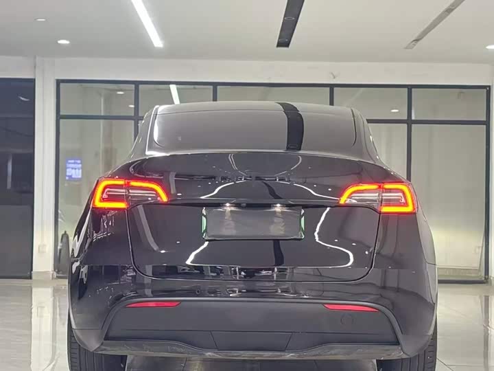 Фото 9 - Tesla Model Y