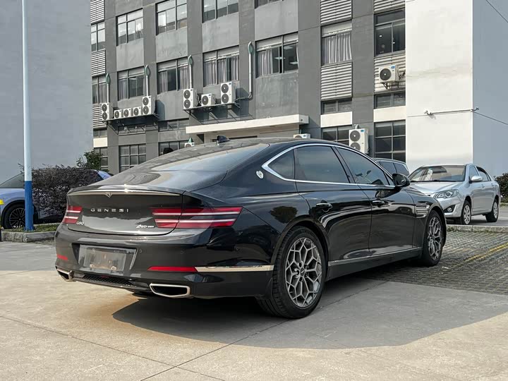 Фото 7 - Genesis G80