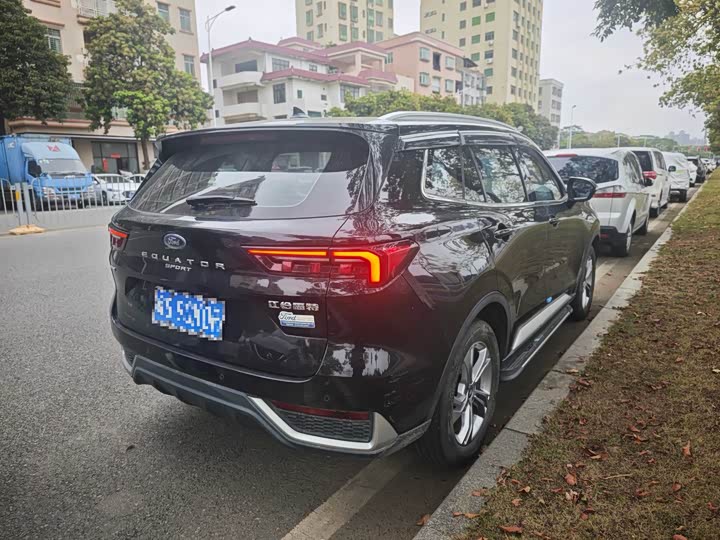 Photo 2 - Ford Equator Sport