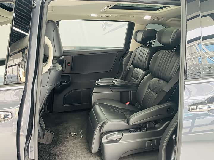 Фото 9 - Honda Odyssey